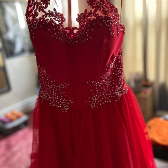 Red Formal dress - Picture 2 of 6